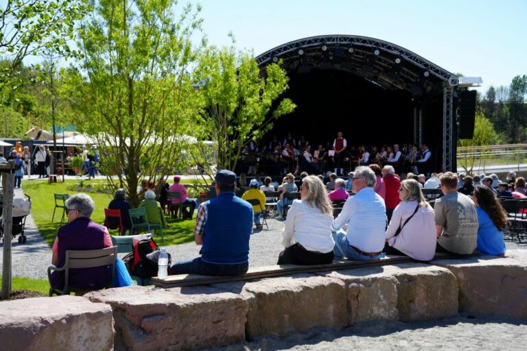 Besucher auf Argenwiese beim Konzert. Foto: LGS Wangen/Tarja Prüss